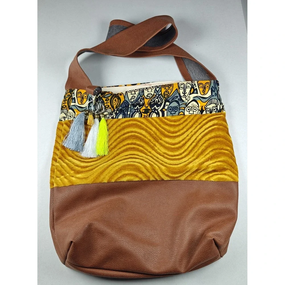 Joli Culture Mixed Fabric Ethnic Boho Bohemian Bag Fringe Read‎
